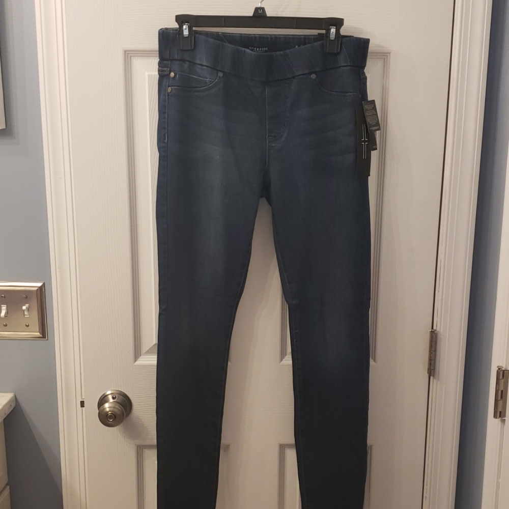 NWT Liverpool denim legging